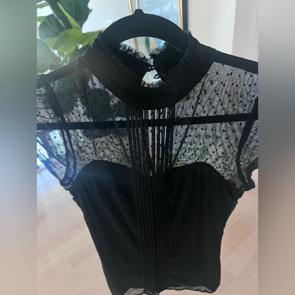 Guess Black Sheer Mock Neck Short Sleeve Top Small